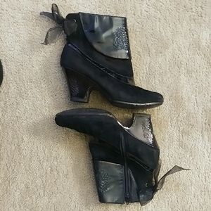 Rare Hush Puppies Awesome Booties 8